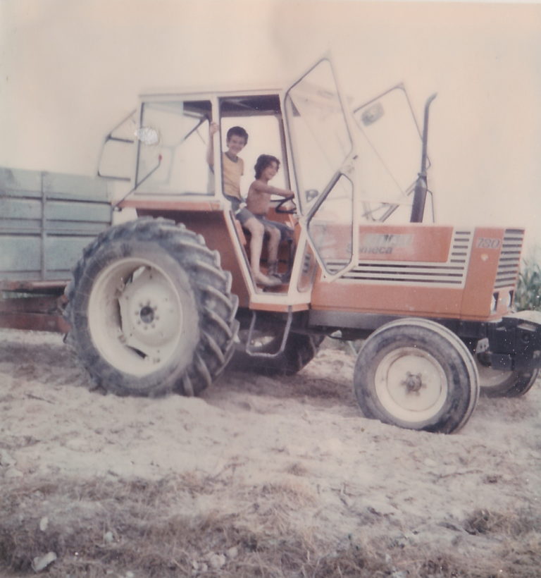 6 At 10 years old I begun to drive the farmer tractor in Berry.